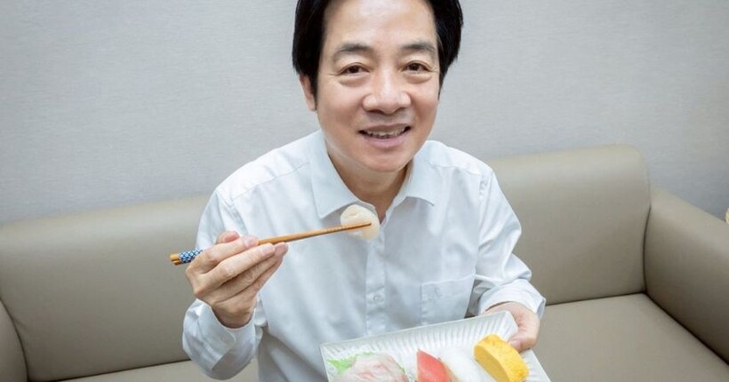 Президент Тайваню з'їв суші, щоб підтримати Японію після заборони Китаю на японські морепродукти