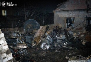 Ворог атакував Одесу: пошкоджено будівлі та авто, п'ятеро поранених
