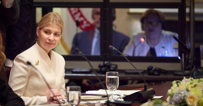 Під час переговорів про мир потрібно чинити на Москву більше тиску - посол