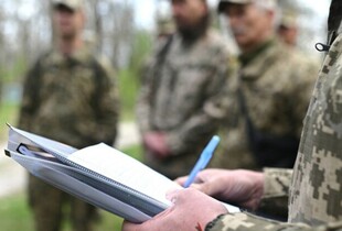 В Київському ТЦК пояснили, чому їхній співробітник вдарив авто та стріляв