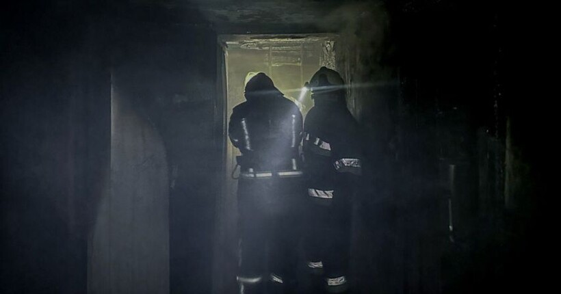 На Вінничині пожежники ліквідували пожежу у будинку, яка сталась через дитячі ігри (фото)