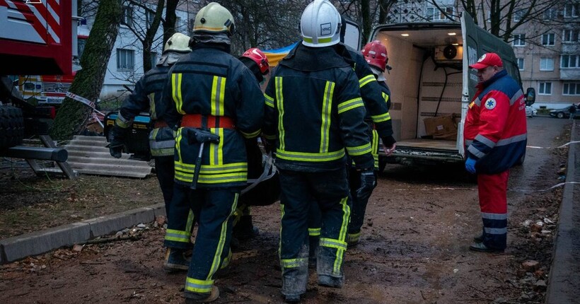 Балістичний удар по Тернополю: рятувальники знайшли тіло жінки