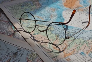 Власюк: не варто очікувати на рішення щодо санкцій під час мирних переговорів