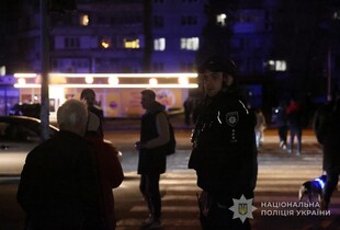 рф атакувала супермаркет у Запоріжжі: у поліції розповіли про наслідки та показали кадри з місця удару (фото)