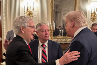 Макконнелл прокоментував мирний процес: Трамп має рацію, що слабкість Байдена надихнула таких ворогів, як Путін