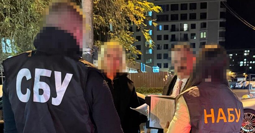 За $10 000 ухвалювали 