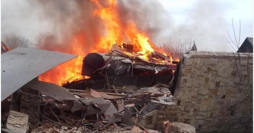 Російська авіація вдарила по Костянтинівці: пошкоджено житловий будинок