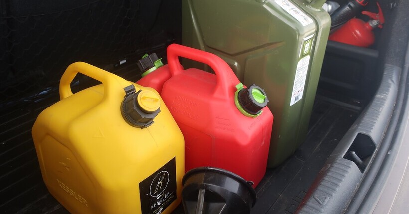 Як правильно зберігати бензин у домашніх умовах: правила безпеки