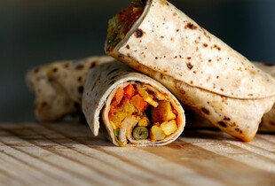 Білковий лаваш із зернистого сиру: ситний та здоровий сніданок