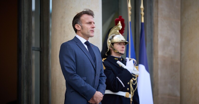 Після підписання мирної угоди іноземні війська можуть розмістити в Україні - Макрон