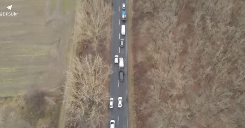 Інкасатори направляли чоловіків призовного віку до українсько-угорського кордону: їх викрили
