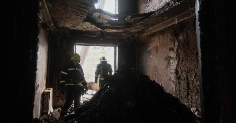 В Деснянському районі столиці з-під завалів дістали тіло ще однієї жертви російського удару