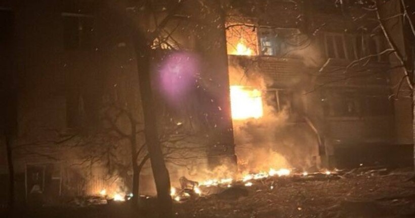 Росіяни вдарили по житловому будинку у Запоріжжі: перші деталі (відео)