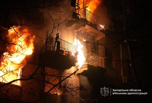 Удар по Запоріжжю: пошкоджено сім багатоповерхівок, підприємство і АЗС, є поранені