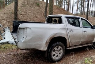 Росіяни атакували дроном автівку лісничого на Сумщині (фото)