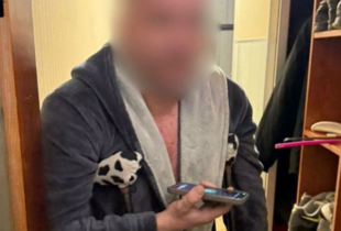 У Києві викрили шахрая, який під приводом дзвінків від служби безпеки Ощадбанку викрав у пенсіонера 64 000 грн