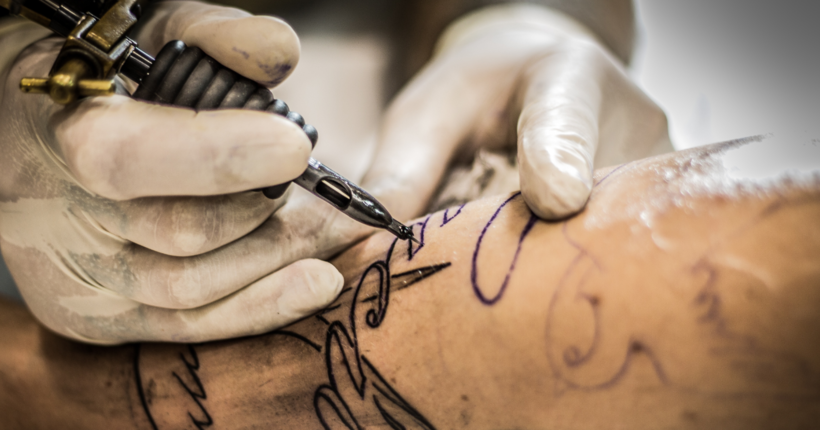 Татуювання підвищують ризики розвитку раку - правда чи міф?