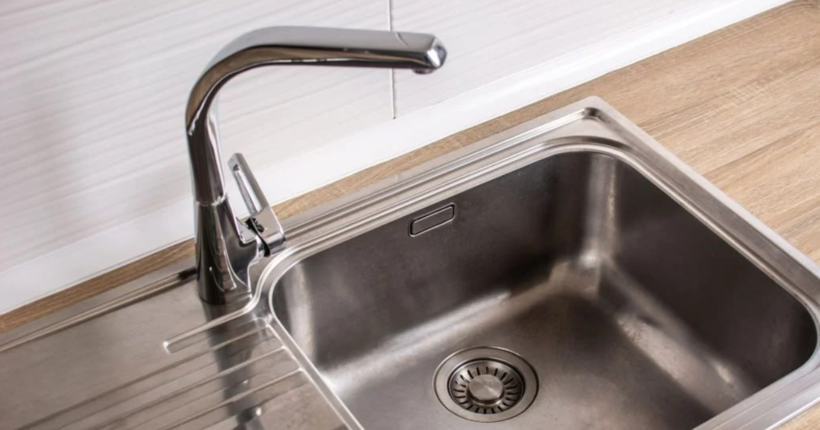 Як відновити вигляд мийки з нержавійки: два прості, проте дієві способи 