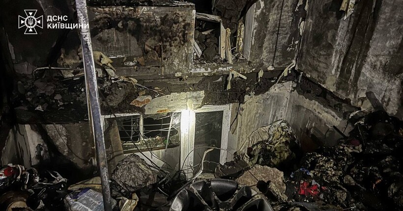 Атака на Київщину: росіяни вдарили по двох районах, є постраждалі (фото, відео)
