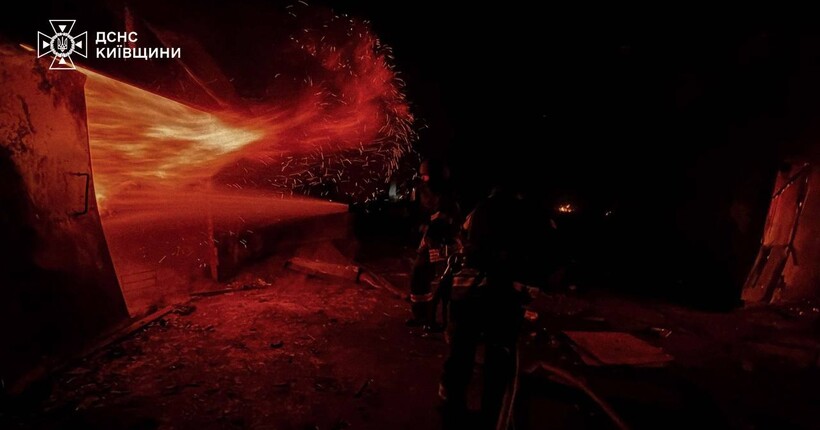 Близько 36 ракет та майже 600 дронів: Зеленський відреагував на обстріл України (фото, відео)