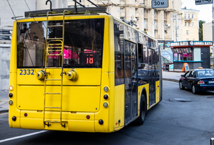 Відбулись зміни в курсуванні громадського транспорта в Києві: деталі