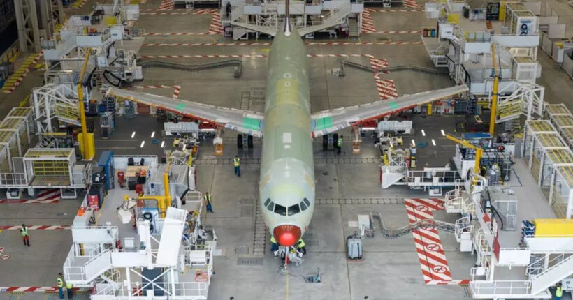 Тисячі рейсів скасовано у світі: Airbus відкликав 6000 літаків A320