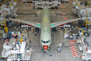 Тисячі рейсів скасовано у світі: Airbus відкликав 6000 літаків A320