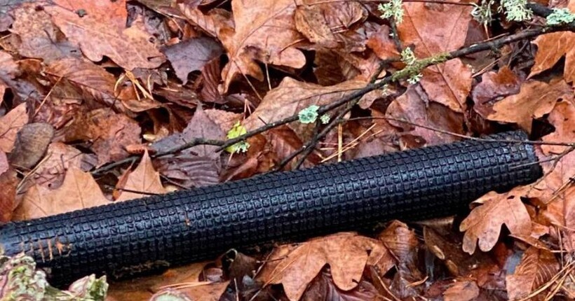 У лісі Оболонського району столиці виявили уламки дрона з вибухівкою: територію перекрили