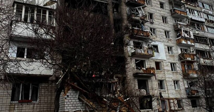 Рятувальники ліквідували пожежу у багатоповерхівці Вишгорода (фото)