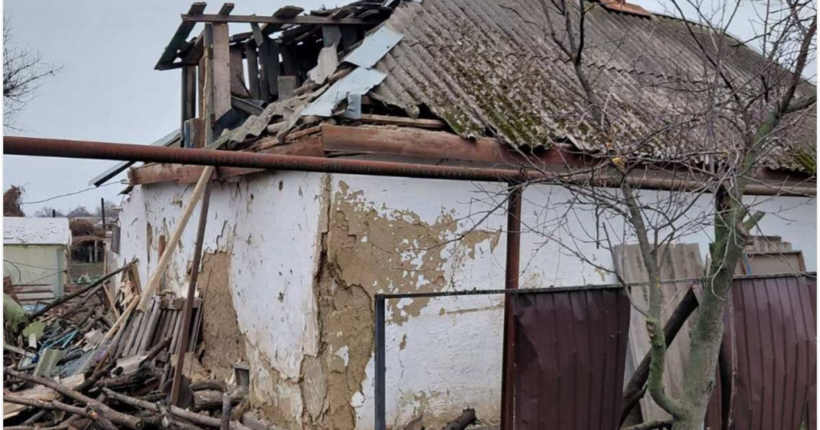 Російські обстріли Нікопольського району: поранений 32-річний чоловік, пошкоджено понад десяток будинків