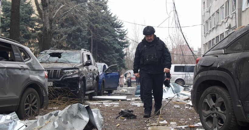 Ракетний удар по Дніпру: в ОВА розповіли про стан постраждалих (фото)