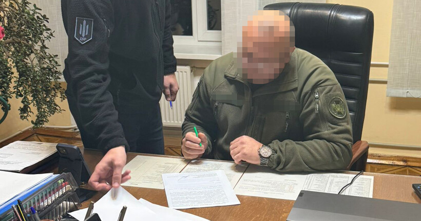 Директора виправнох колонії впіймали на 