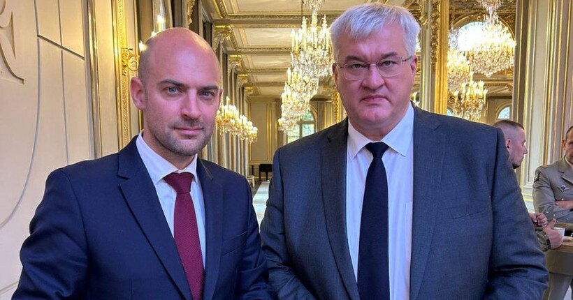 Сибіга у Парижі зустрівся з французьким колегою Жаном-Ноелем Барро