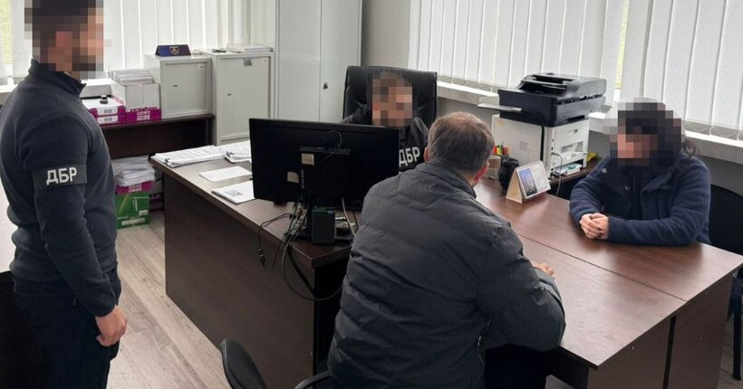 ДБР викрило ексчиновницю податкової із прихованою нерухомістю в Болгарії