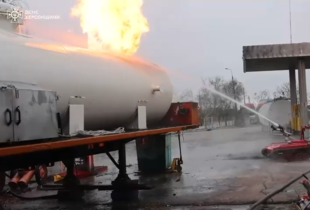 У Херсоні російські війська атакували рятувальників під час гасіння пожежі