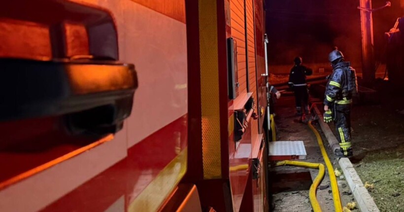 Росіяни вночі атакували Одещину: на об'єкті енергетичної інфраструктури виникла пожежа