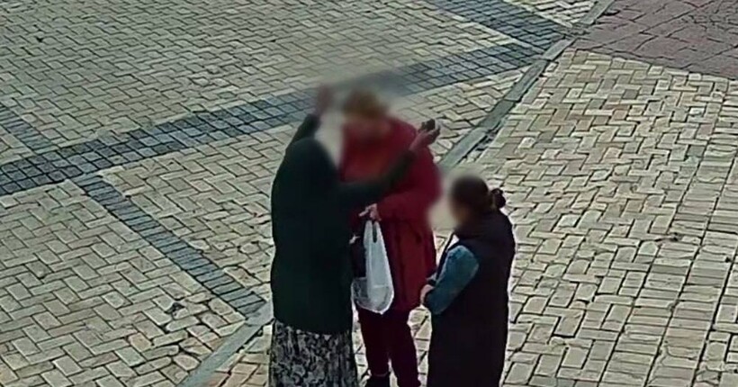 У Києві поліцейські затримали шахрайку, яка видурила у перехожих понад 10 000 грн, прикриваючись 