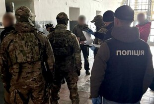 Поліцейські викрили схему з постачання наркотиків до колонії у Житомирі