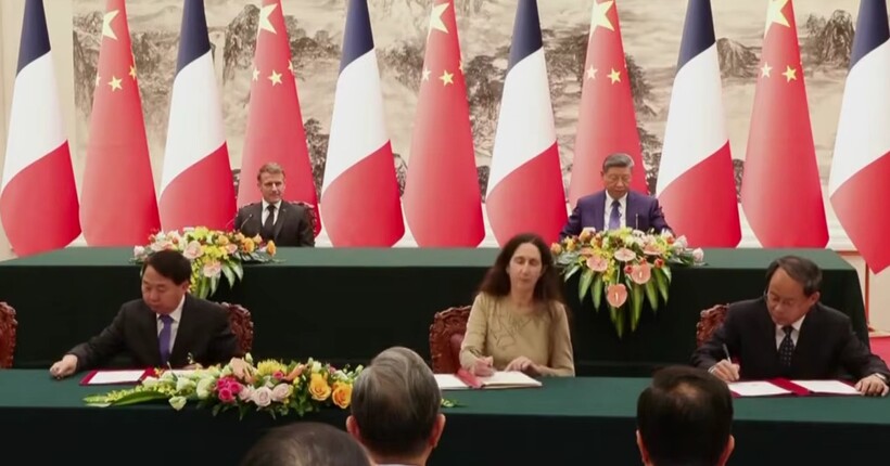 Макрон приїхав до Сі: переконуватиме Китай тиснути на Москву