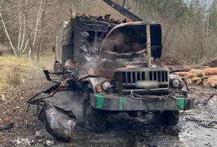 У Ізюмі російський дрон влучив у вантажівку: двоє чоловіків загинули
