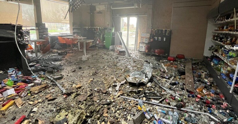 Обстріл Дніпропетровщини: внаслідок ударів пошкоджено АЗС та ЛЕП (фото)