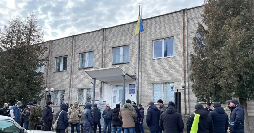 Кабмін спростив автоматичне продовження відстрочок для окремих категорій