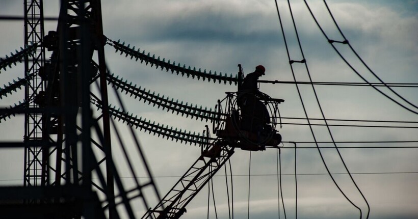 У Чернігівській області через аварію без світла залишились 90% споживачів