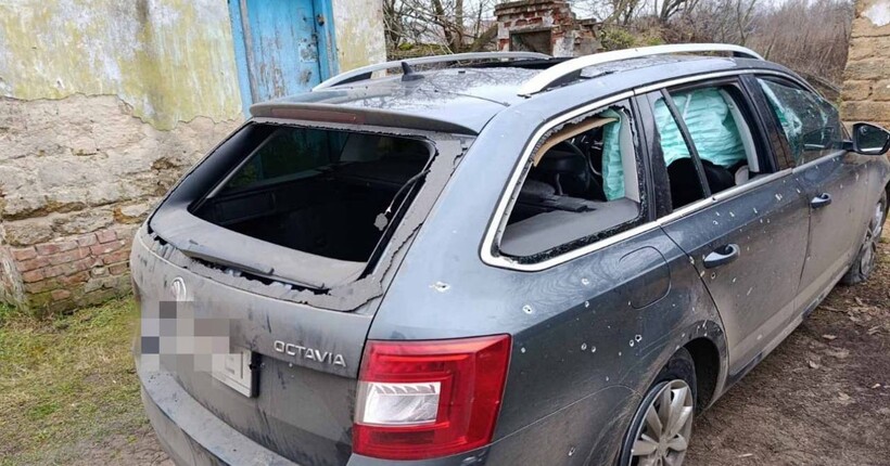 Окупанти атакували дроном автівку на Сумщині: поранено двох чоловіків