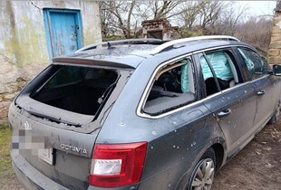 Окупанти атакували дроном автівку на Сумщині: поранено двох чоловіків