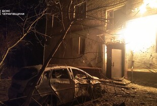 У Чернігові падіння російського БпЛА пошкодило житловий будинок