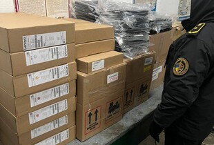 Митники виявили партію вживаних ноутбуків на 1 млн грн у Шегинях