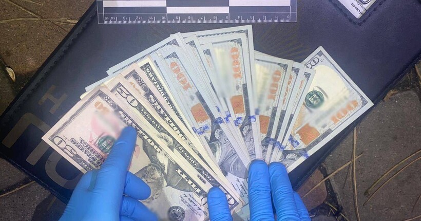 У Києві затримали шахрая, який виманив у пенсіонера понад $15 тисяч за схемою 