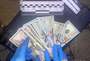 У Києві затримали шахрая, який виманив у пенсіонера понад $15 тисяч за схемою 