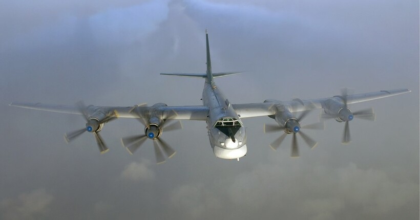 Японія підняла бойові літаки через китайські і російські бомбардувальники та винищувачі